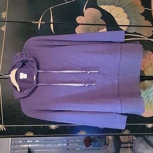 Chicos hoodie w/long sleeves size 1